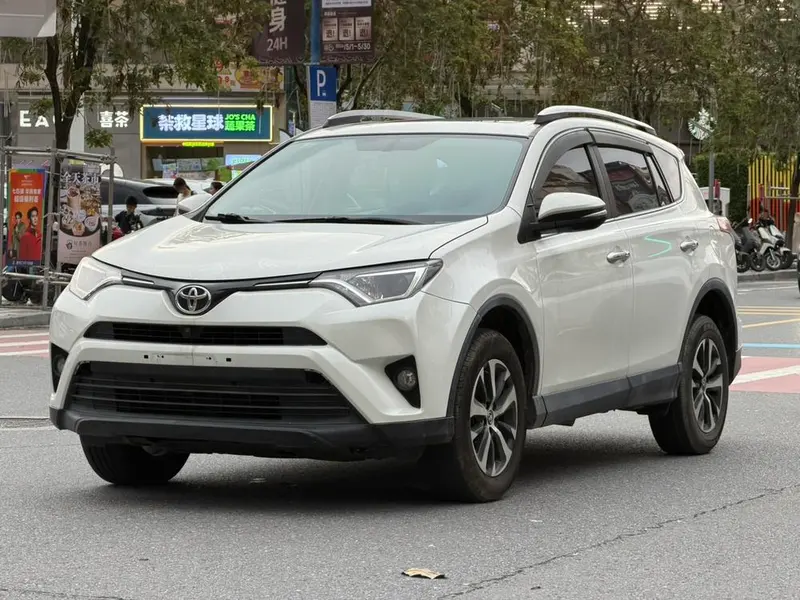 Toyota RAV4 2.0L CVT 2WD Style Edition, 2016 — фото 1