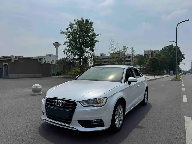 Audi A3 Sportback 35 TFSI Auto Version, 2014 — фото 1