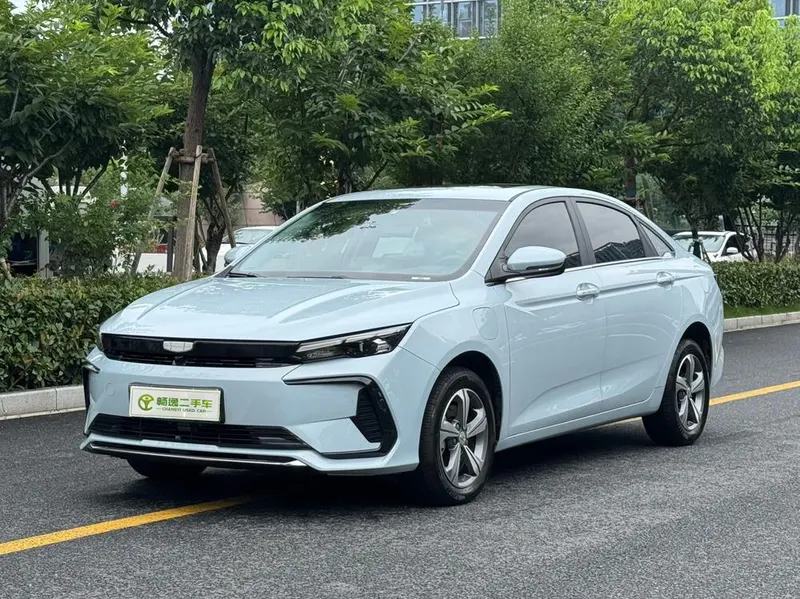 Geely Emgrand L Hi-P 1.5TD-DHT Pro Champion Edition 100KM Version, 2024 — фото 1