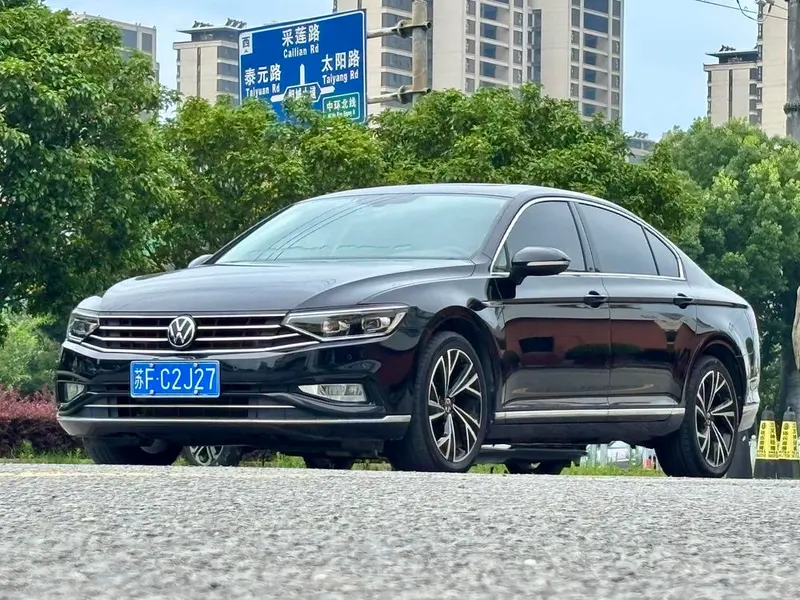 Volkswagen Magotan 330TSI DSG 30 Anniversary Edition, 2021 — фото 1