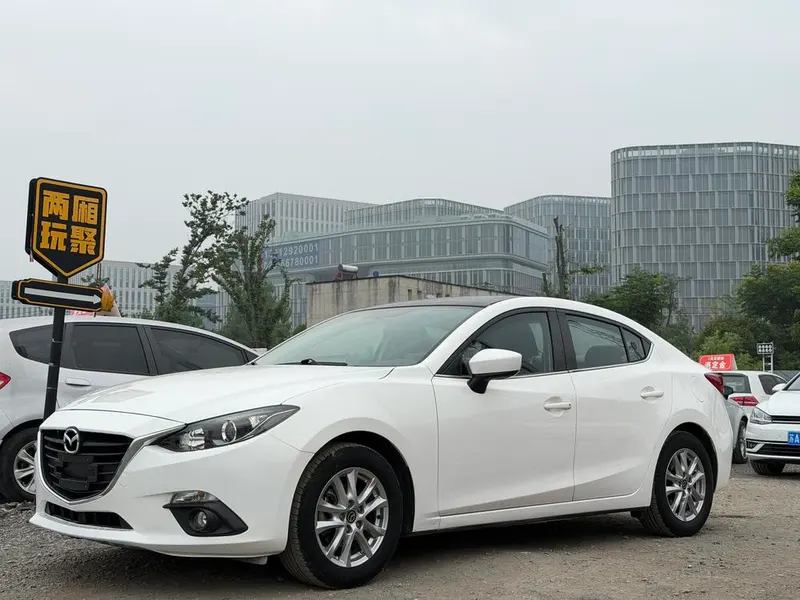 Mazda 3 Axela, 2016