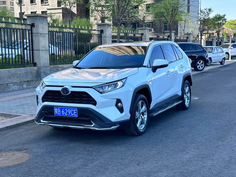 Toyota RAV4 Dual Engine 2.5L CVT 2WD Elite Edition, 2020 — фото 1