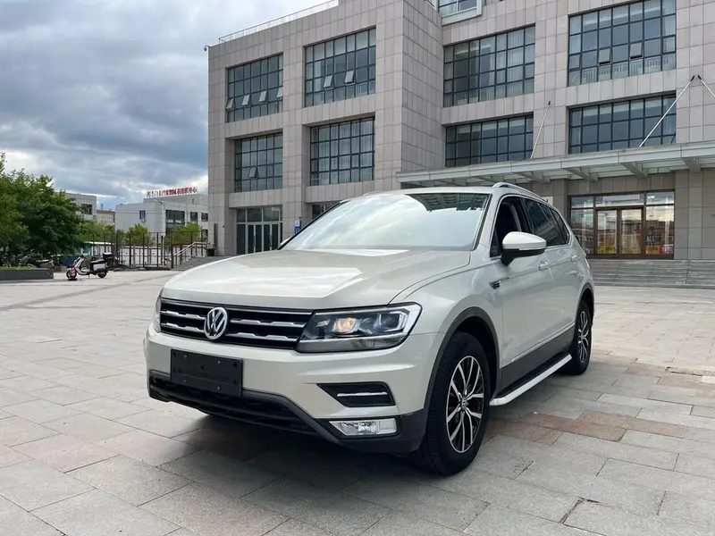 Volkswagen Tiguan L, 2017