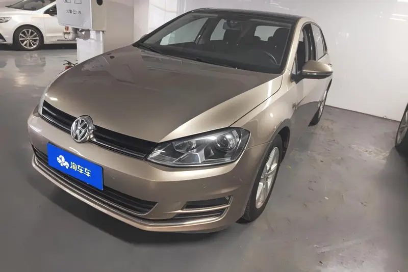 Volkswagen Golf 230TSI Auto Comfort Version, 2016 — фото 1