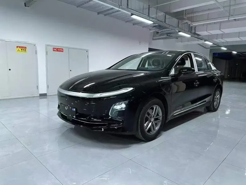 Hongqi E-QM5, 2025