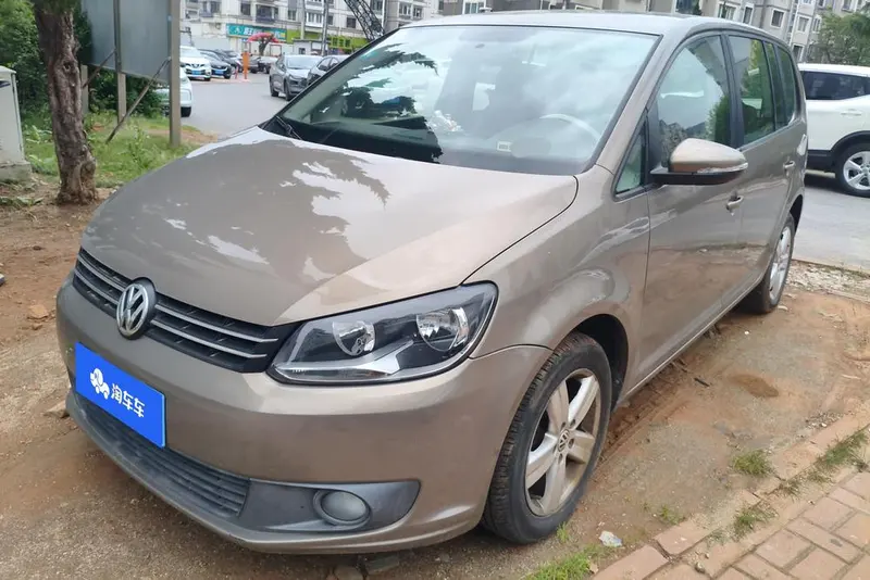 Volkswagen Touran 1.4T Manual Style Edition 5 Seater, 2015 — фото 1