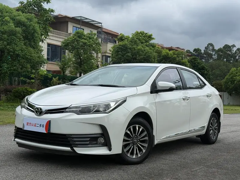Toyota Corolla Facelift 1.2T S-CVT GL-i CN5, 2017 — фото 1