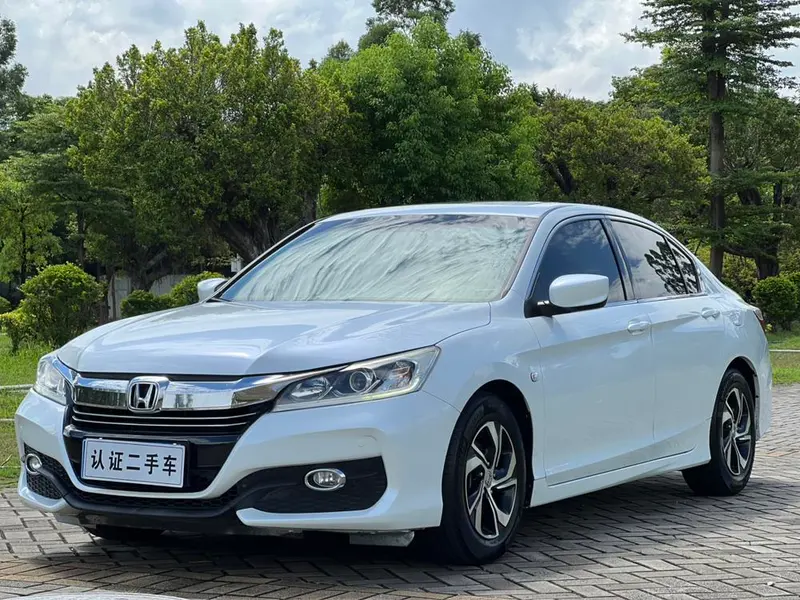 Honda Accord 2.0L Comfort Edition, 2016 — фото 1