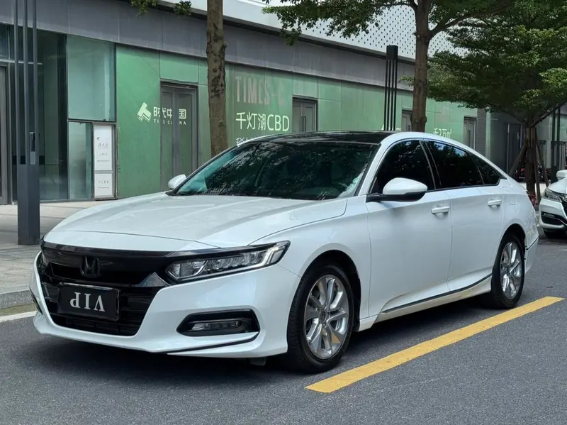 Honda Accord 260TURBO Elite Edition CN6, 2018 — фото 1