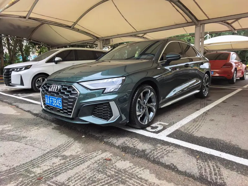 Audi A3 Facelift A3L Limousine 35 TFSI Luxury Sport Version, 2023 — фото 1