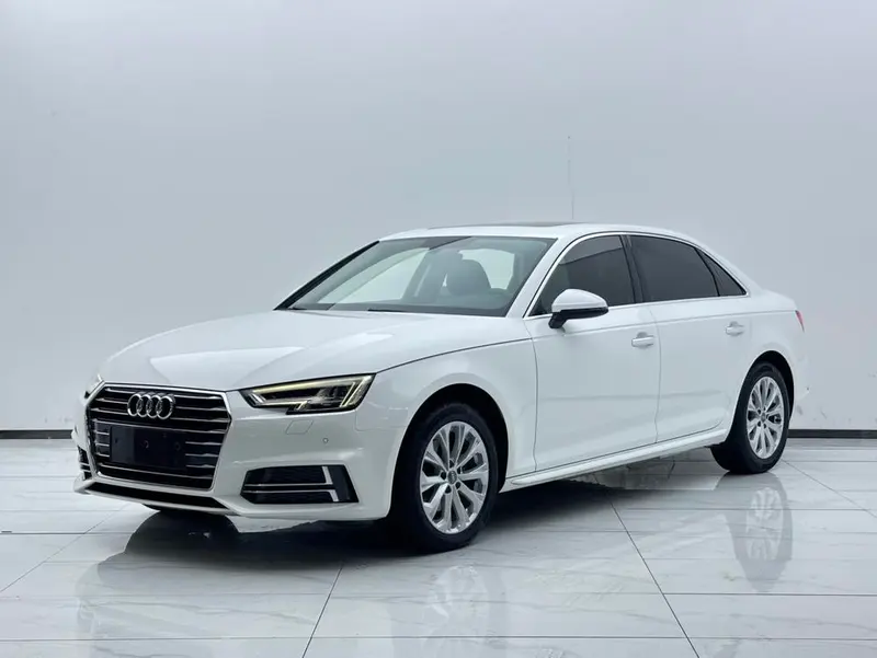 Audi A4L 40 TFSI Version CN5, 2019 — фото 1