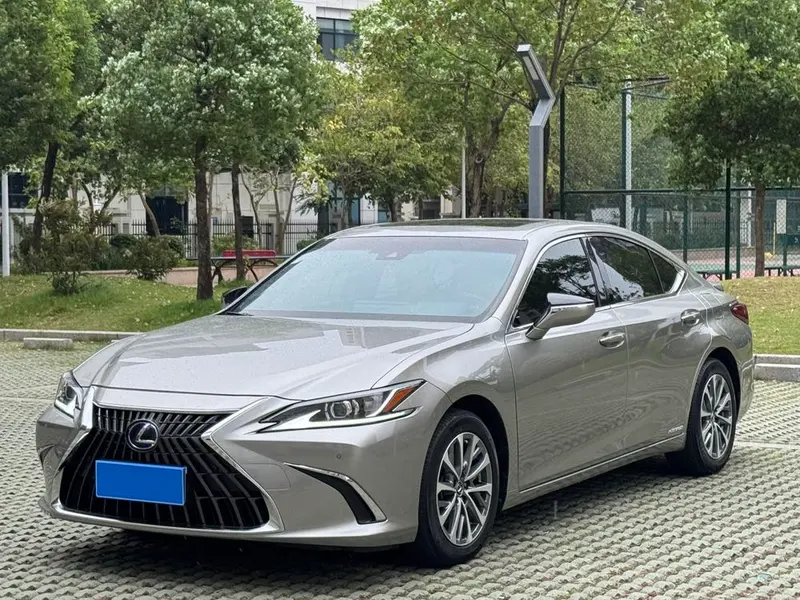 Lexus ES 300h Edition, 2022 — фото 1