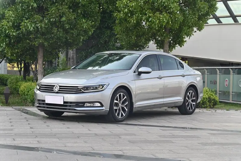 Volkswagen Magotan 330TSI DSG Premium Version, 2017 — фото 1