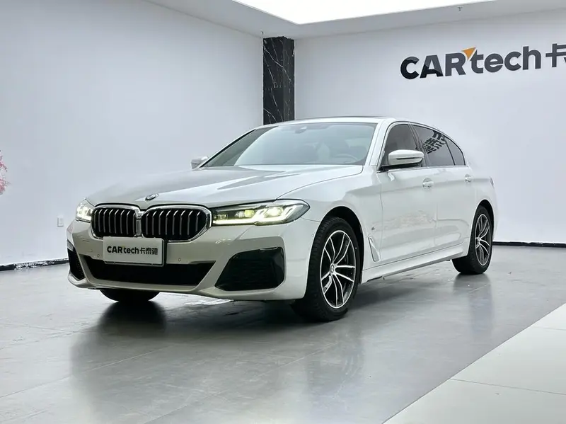 BMW 5-Series, 2022