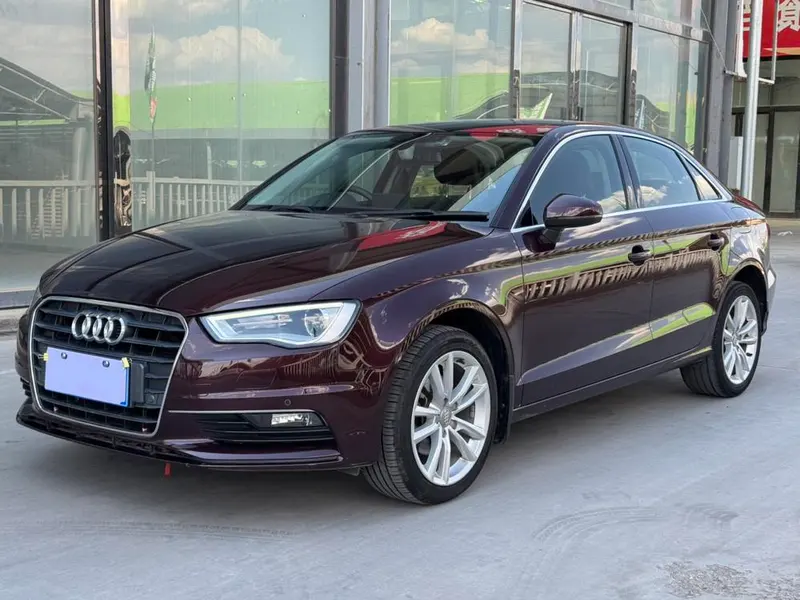 Audi A3 Limousine 35 TFSI Version, 2015 — фото 1