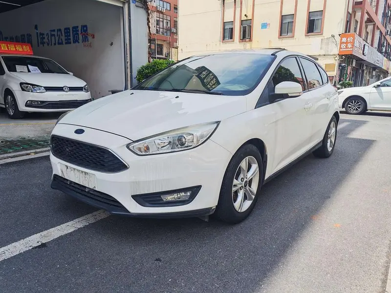 Ford Focus Hatchback 1.6L Auto Comfort Version, 2015 — фото 1
