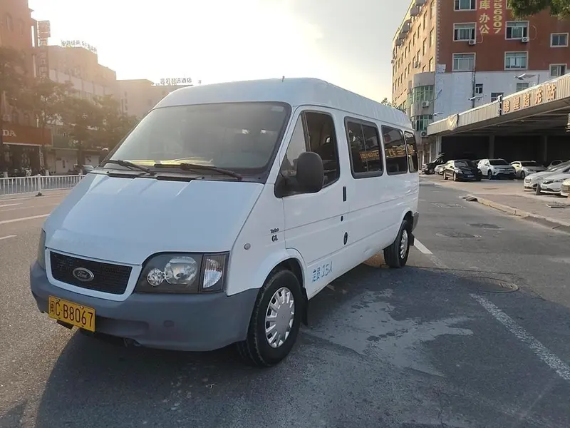 Ford Classic Transit 2.8T дизель 冰白物流车 длинная база средняя крыша JX493ZLQ4, 2013 — фото 1