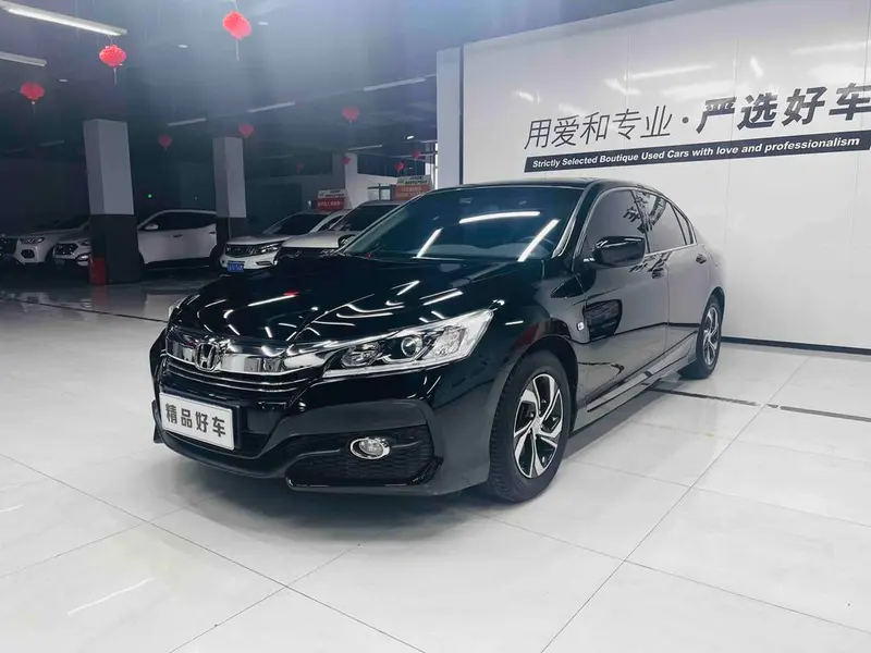Honda Accord 2.0L Comfort Edition, 2016 — фото 1