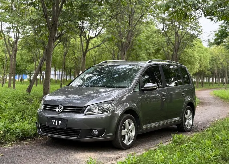 Volkswagen Touran 1.4T Auto Comfort Edition 5 Seater, 2013 — фото 1
