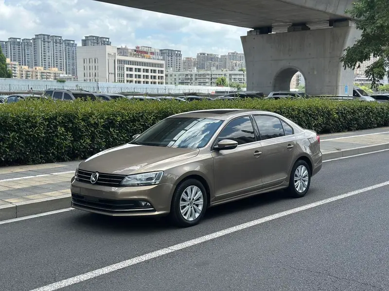 Volkswagen Sagitar, 2015