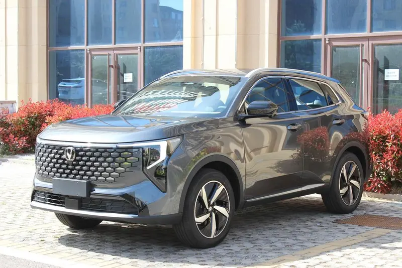 Changan CS55 PLUS PHEV умная Blue Whale 125km 智越 версия, 2026 — фото 1