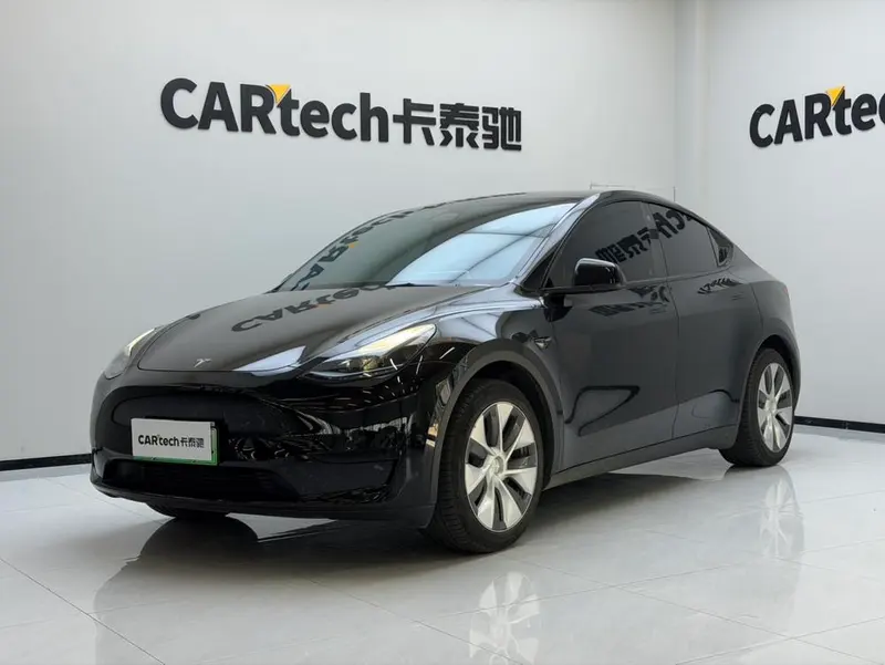 Tesla Model Y, 2022