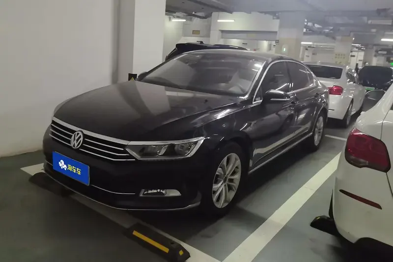 Volkswagen Magotan 330TSI DSG Luxury Version, 2018 — фото 1