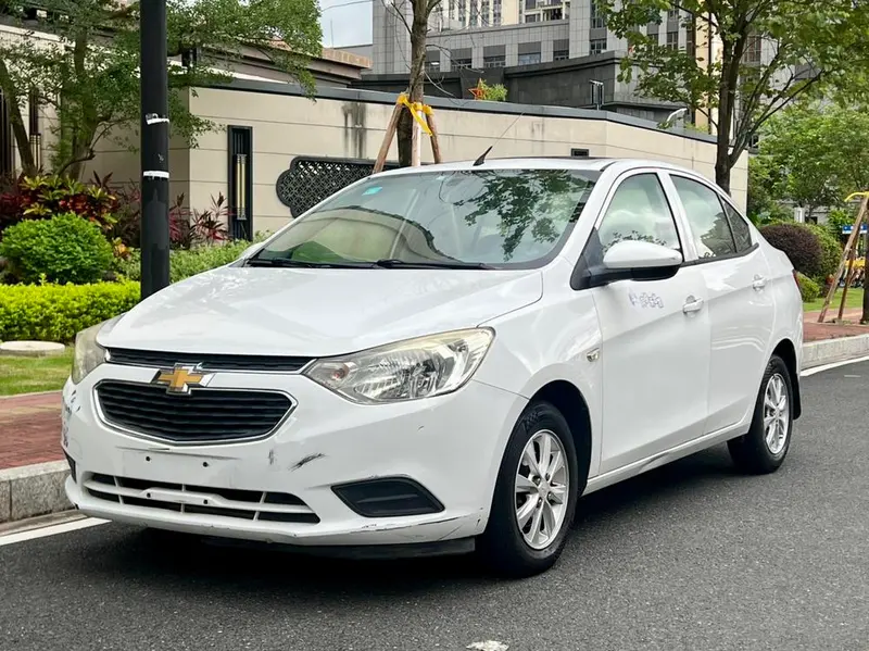 Chevrolet Sail 3 1.3L Manual Sunroof Edition, 2015 — фото 1
