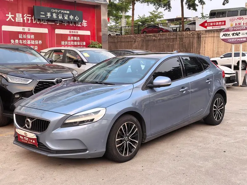 Volvo V40, 2017