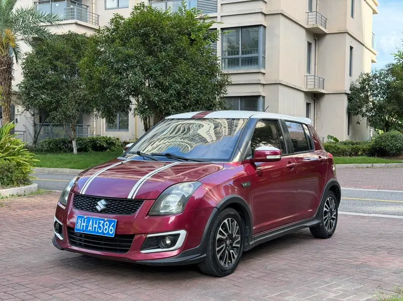Suzuki Swift 1.5L Auto Edition, 2015 — фото 1