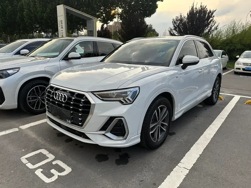 Audi Q3, 2022