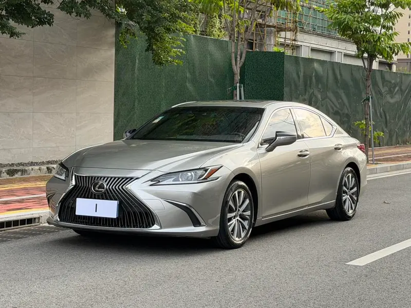 Lexus ES 200 Edition CN6, 2018 — фото 1