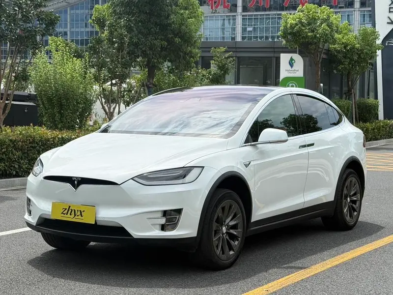 Tesla Model X, 2016