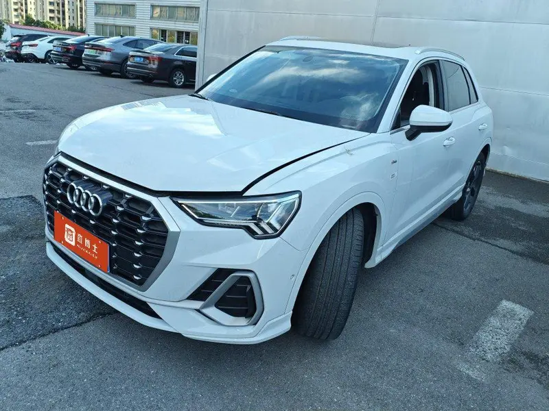 Audi Q3, 2022