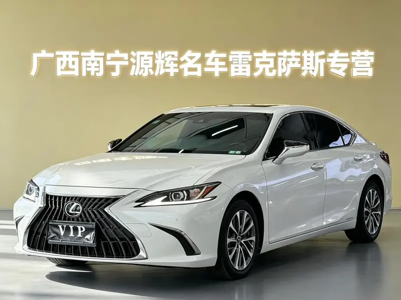 Lexus ES 300h Edition, 2022 — фото 1