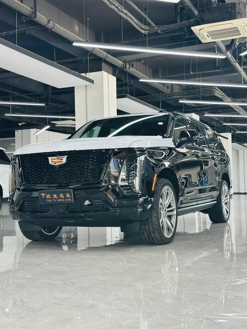 Cadillac Escalade 6.2L Auto 4WD 7 Seater Parallel Import, 2026 — фото 1