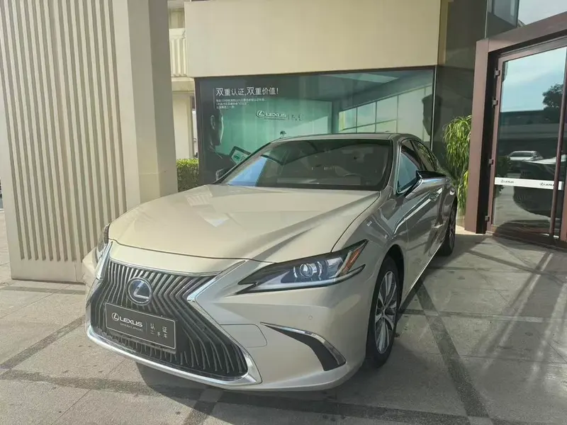 Lexus ES 300h Edition CN6, 2020 — фото 1