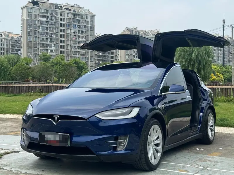 Tesla Model X, 2017