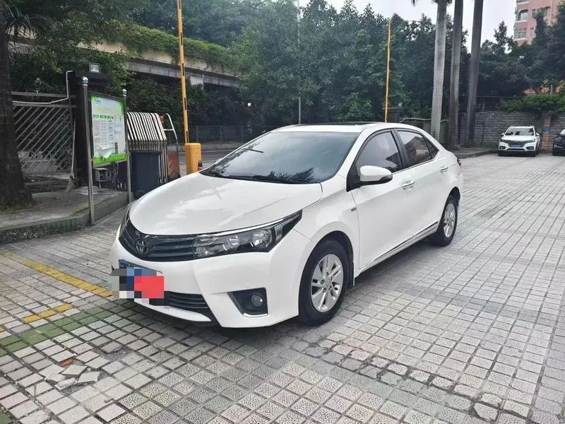Toyota Corolla 1.6L CVT GL-i, 2014 — фото 1