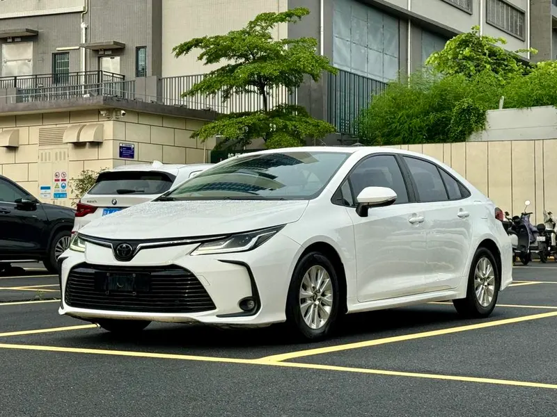 Toyota Corolla 1.5L CVT Edition, 2021 — фото 1