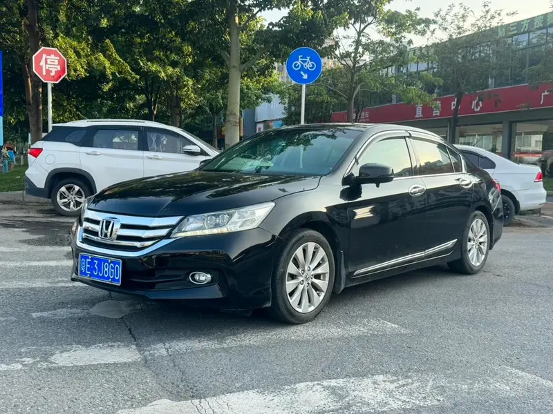 Honda Accord 2.4L EX Luxury Edition, 2014 — фото 1