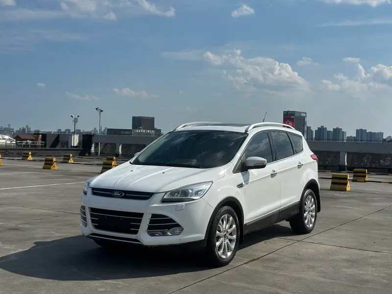 Ford Kuga, 2015