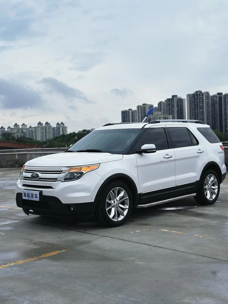 Ford Explorer (Import) 3.5L Prestige Version, 2013 — фото 1