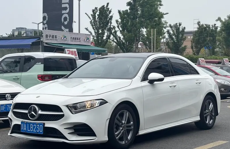 Mercedes-Benz A-Class A 180 L, 2022 — фото 1
