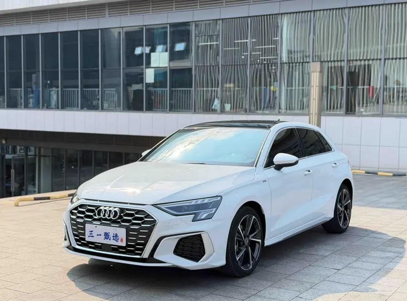 Audi A3 Sportback 35 TFSI Fashion Sport Version, 2022 — фото 1