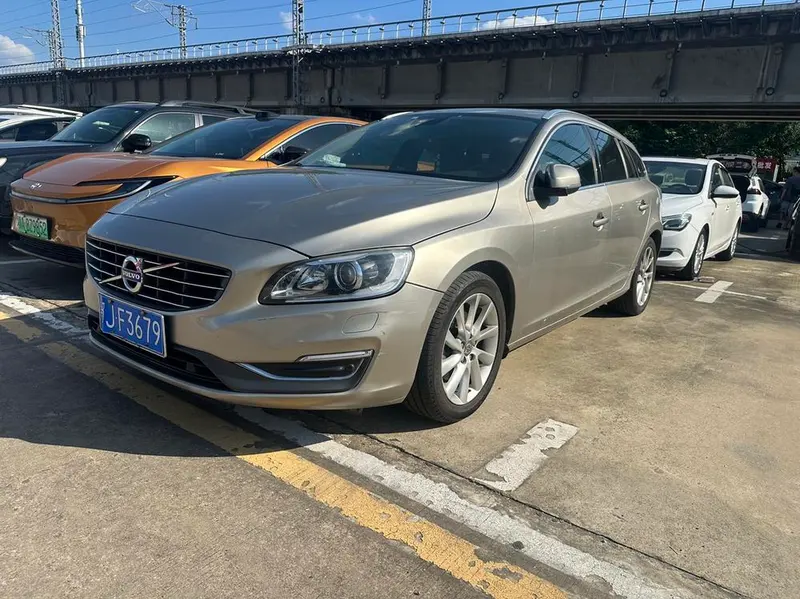Volvo V60, 2014