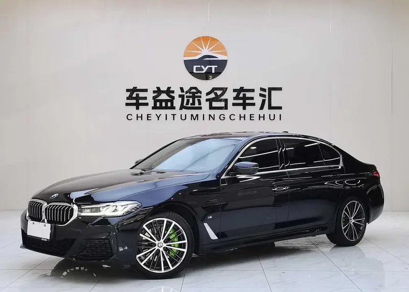 BMW 5-Series, 2022