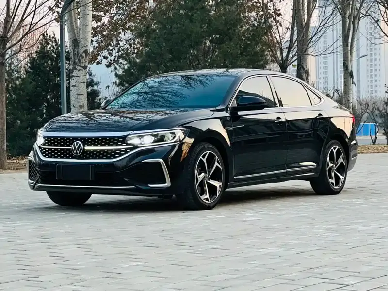 Volkswagen Passat, 2022
