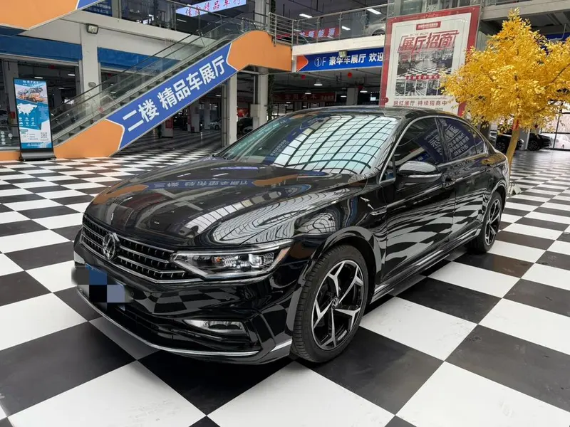 Volkswagen Magotan 200 Anniversary Edition 330TSI DSG Luxury Version, 2023 — фото 1