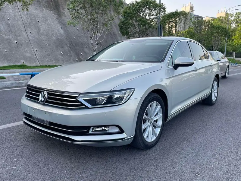 Volkswagen Magotan 330TSI DSG Leading Version, 2018 — фото 1